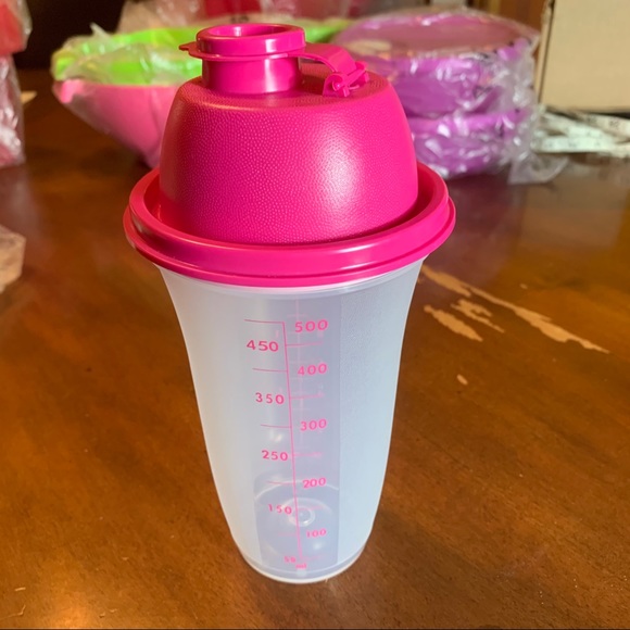 Tupperware Quick Shake Measuring Cup - Picture 2 of 4
